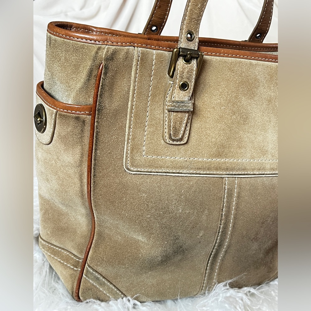 Vintage COACH Hamptons Suede Gallery Tote Bag — Tan & Brown - Picture 13 of 16